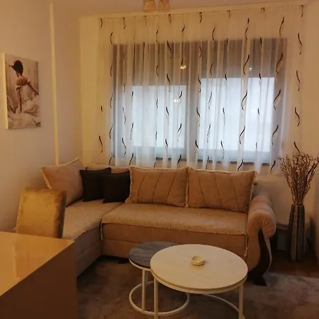 Apartment Tri M *